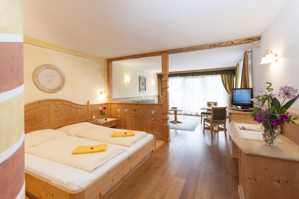 Landhotel Tharerwirt Olang Bilik gambar
